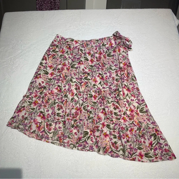 Lane Bryant Plus Size Floral Assymetric Hem Faux Wrap Knee Length Skirt Fair - Picture 2 of 12